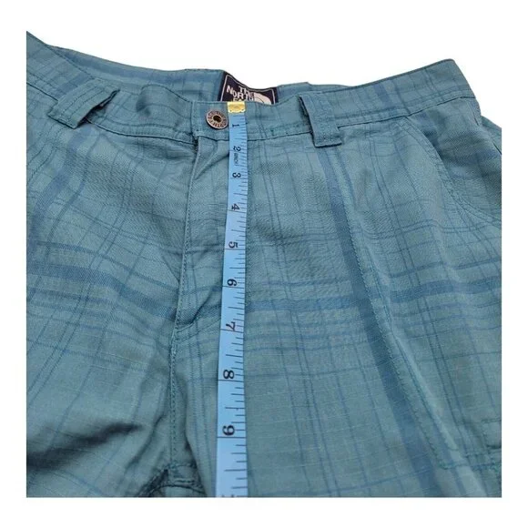 The North Face Mens Size 32R Blue Plaid Flat Front Cargo Shorts